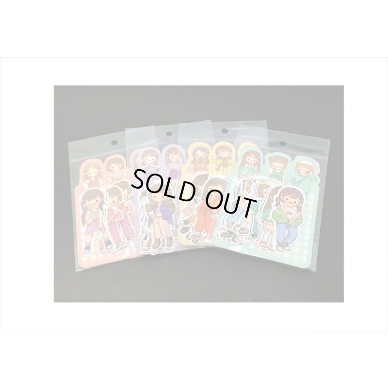 画像13: 女の子の春夏秋冬＊冬＊人物＊台紙も使える大きいシール＊20枚♪＊海外製