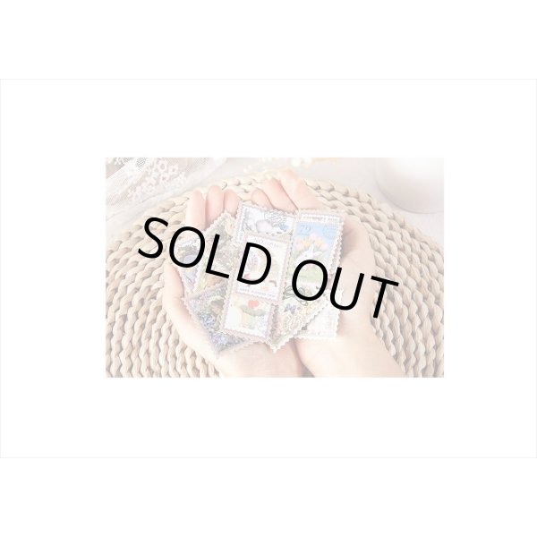 画像15: 小さなポスト＊切手型シール＊きのこ🍄＊100枚＊箱入り＊海外製 (15)