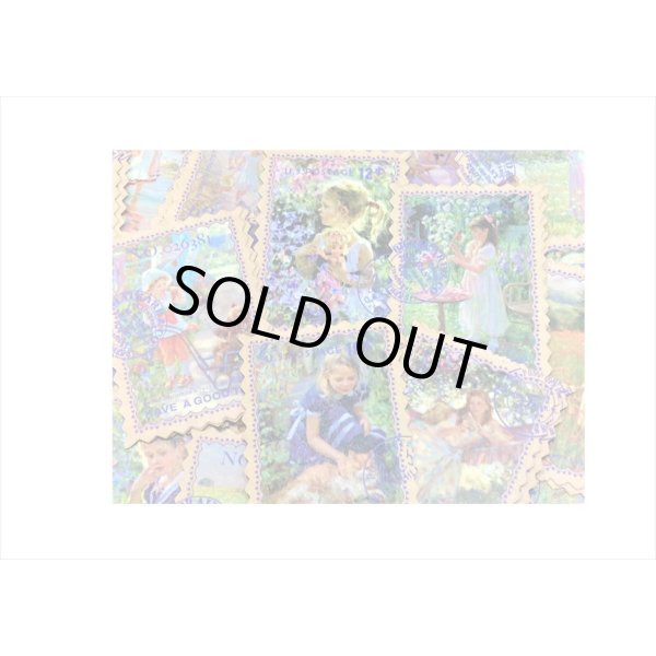 画像4: 小さなポスト＊切手型シール＊少女＊100枚＊箱入り＊海外製 (4)